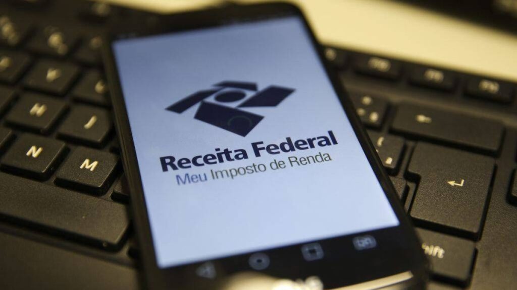 receita-paga-penultimo-lote-de-restituicao-do-imposto-de-renda-2024-hoje;-veja-quem-recebe