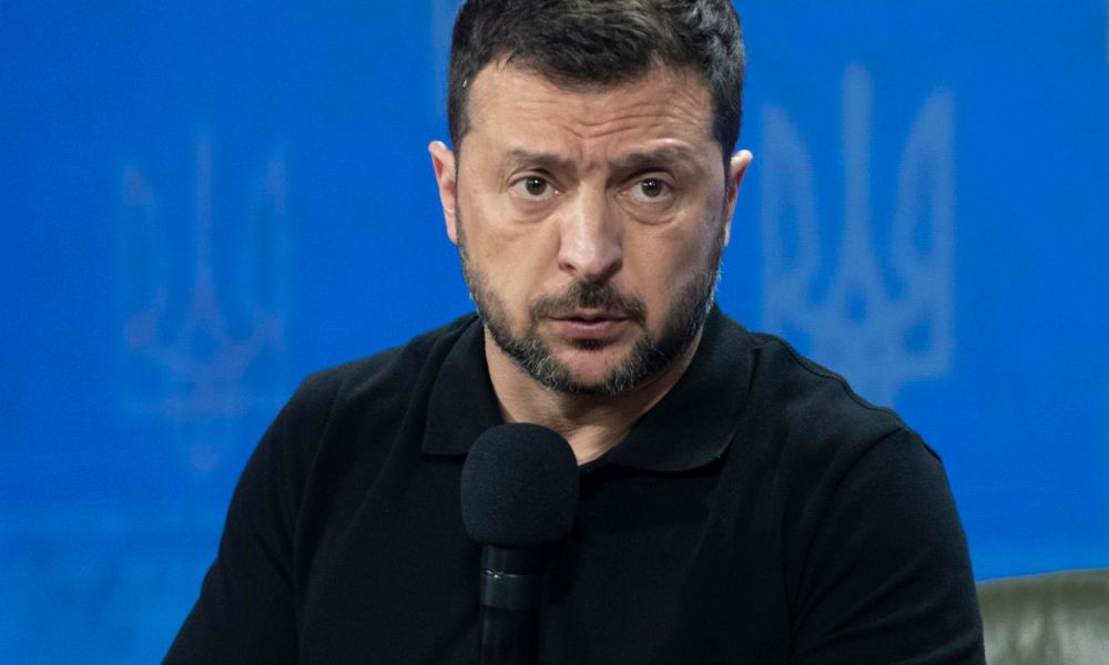 zelensky-demite-comandante-da-forca-aerea-apos-queda-de-f-16-em-ataque-russo