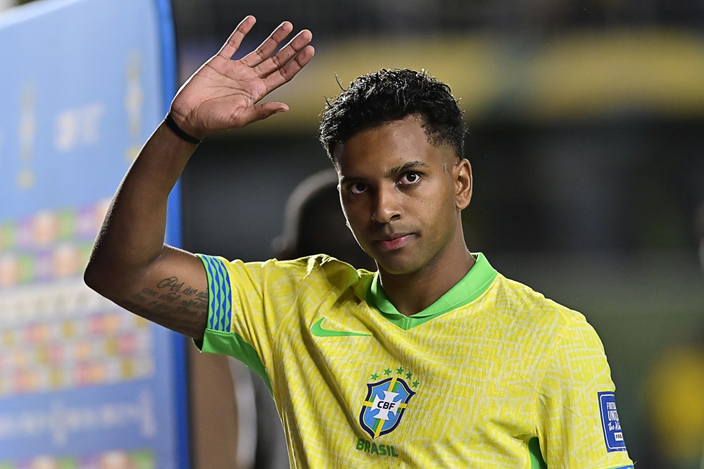 rodrygo-aguarda-neymar-para-dividir-responsabilidade-e-admite-adaptacao-como-10-da-selecao