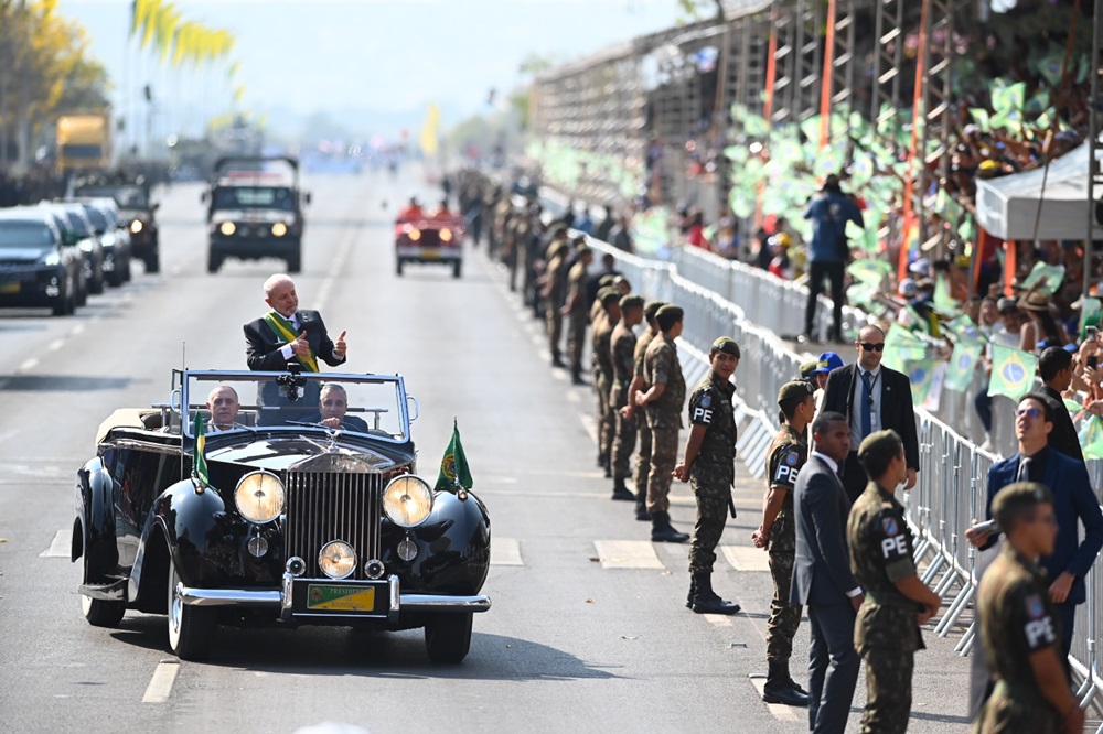 desfile-de-7-de-setembro-em-brasilia-e-encerrado-e-contou-com-homenagens-ao-rs-e-ausencias