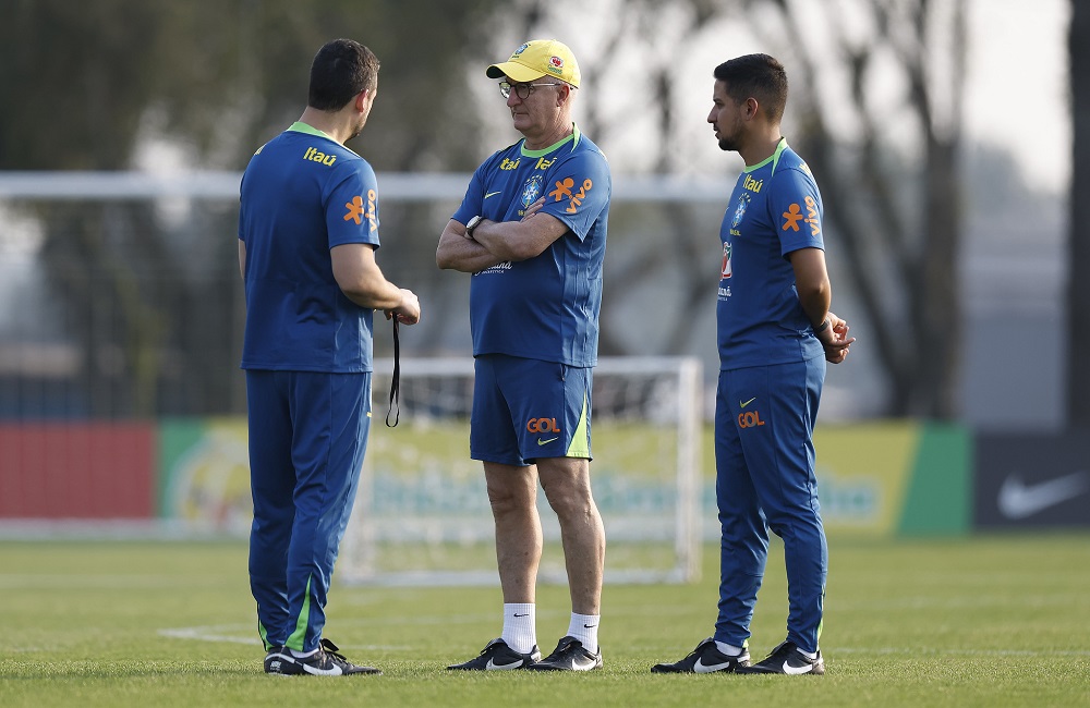 dorival-testa-endrick-e-tem-volta-de-quarteto-na-selecao-antes-de-viagem-para-o-paraguai,-onde-joga-nesta-terca-feira-(10)