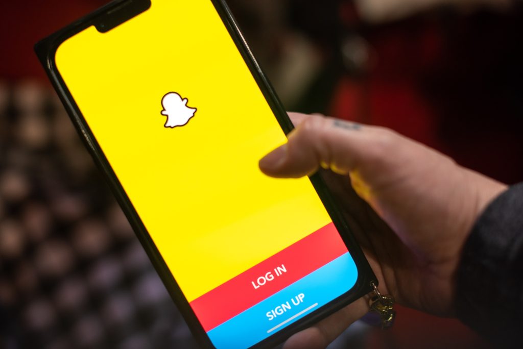 snapchat-entregou-criancas-para-predadores-sexuais,-diz-policia