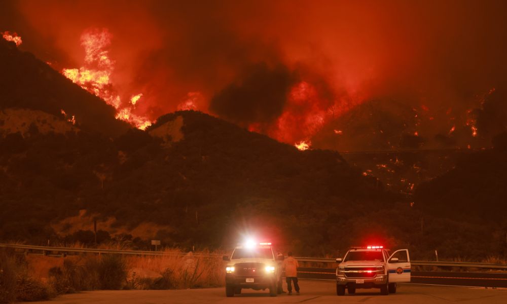 governo-da-california-declara-estado-de-emergencia-apos-incendios-devastarem-a-regiao