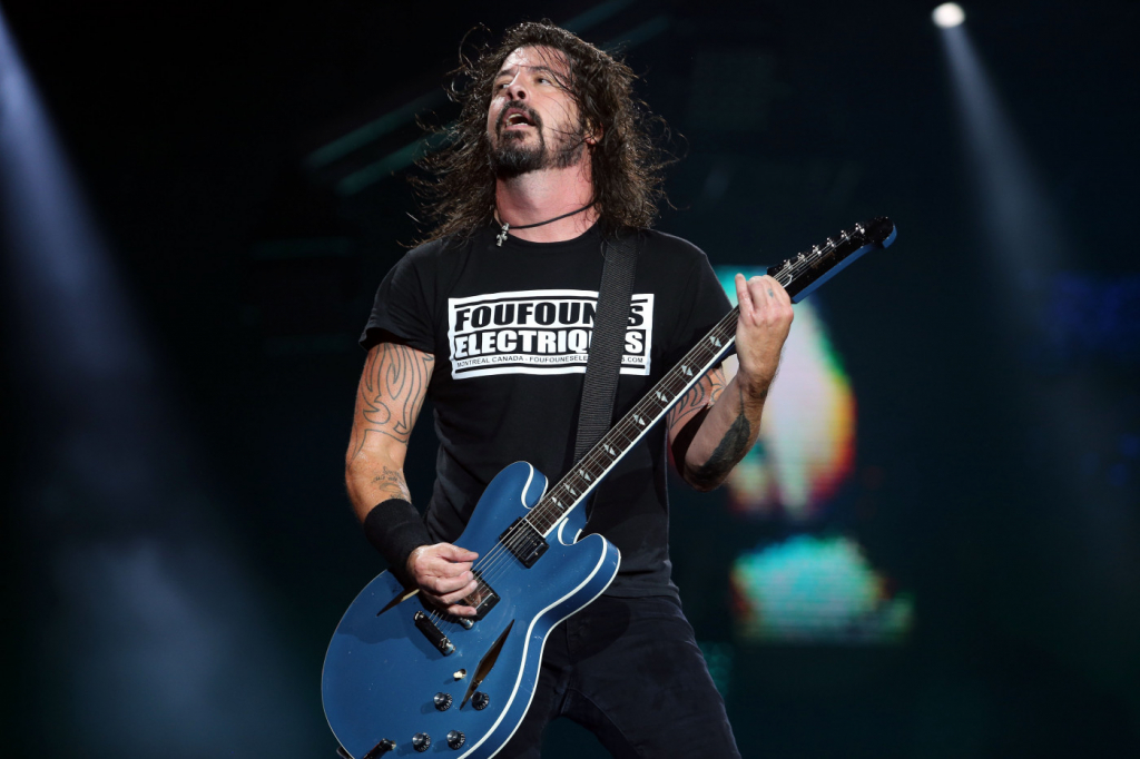 dave-grohl-revela-que-se-tornou-pai-de-uma-menina-fora-do-casamento