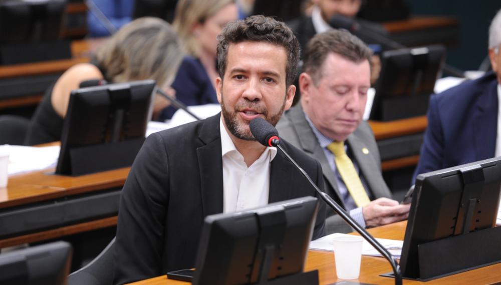 deputado-andre-janones-e-indiciado-por-corrupcao-e-‘rachadinhas’