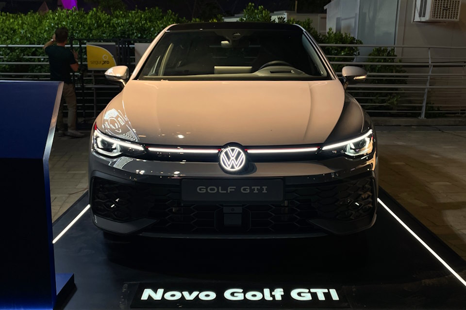 vw-exibe-novo-golf-gti-oficialmente-no-brasil;-vendas-podem-comecar-em-2025