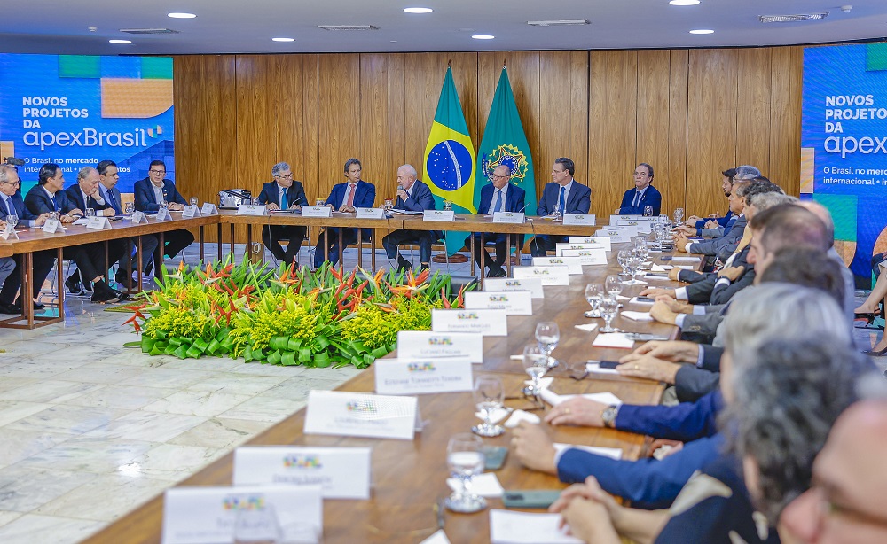 em-reuniao-com-empresarios,-lula-cobra-entusiasmo-de-haddad-e-brinca-que-‘ate-o-alckmin-tem-mais’