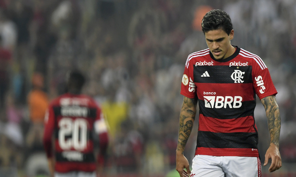 torcedores-do-flamengo-e-penarol-brigam-na-praia-do-pontal,-no-rio-de-janeiro