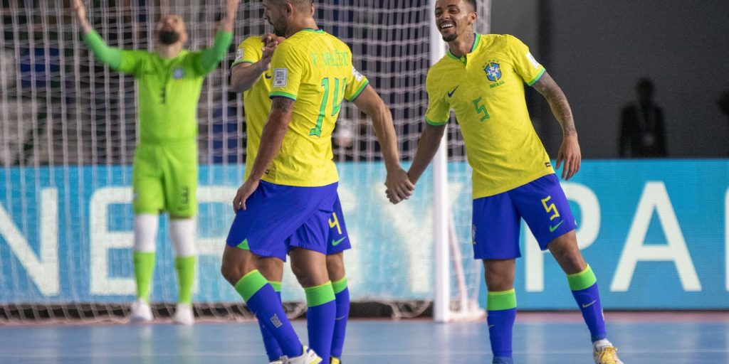 futsal:-brasil-goleia-costa-rica-e-chega-as-quartas-da-copa-do-mundo