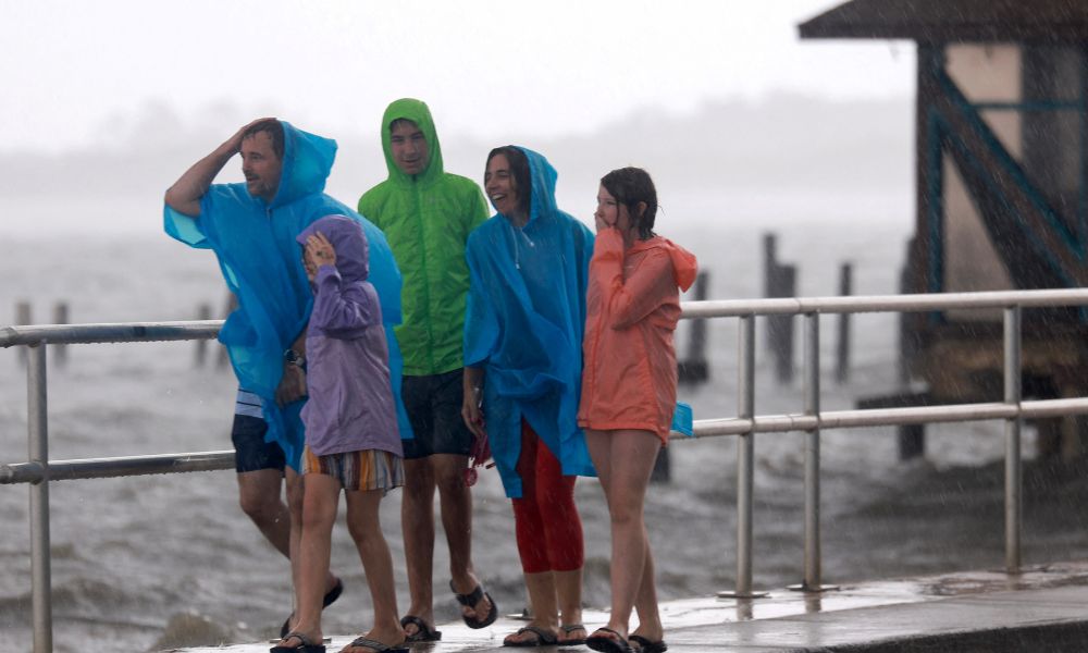 tempestade-tropical-helene-afeta-operacoes-das-petroleiras-no-golfo-do-mexico