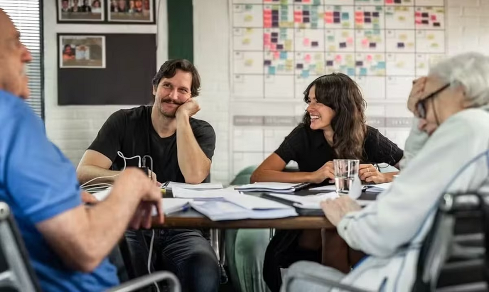 bruna-marquezine-mostra-ensaio-com-fernanda-montenegro-para-o-filme-‘velhos-bandidos’