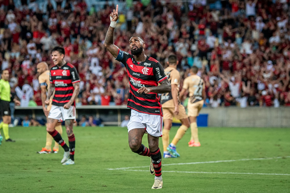 flamengo-vence-athletico-com-gol-de-gerson-no-final,-mas-tite-nao-escapa-da-furia-da-torcida