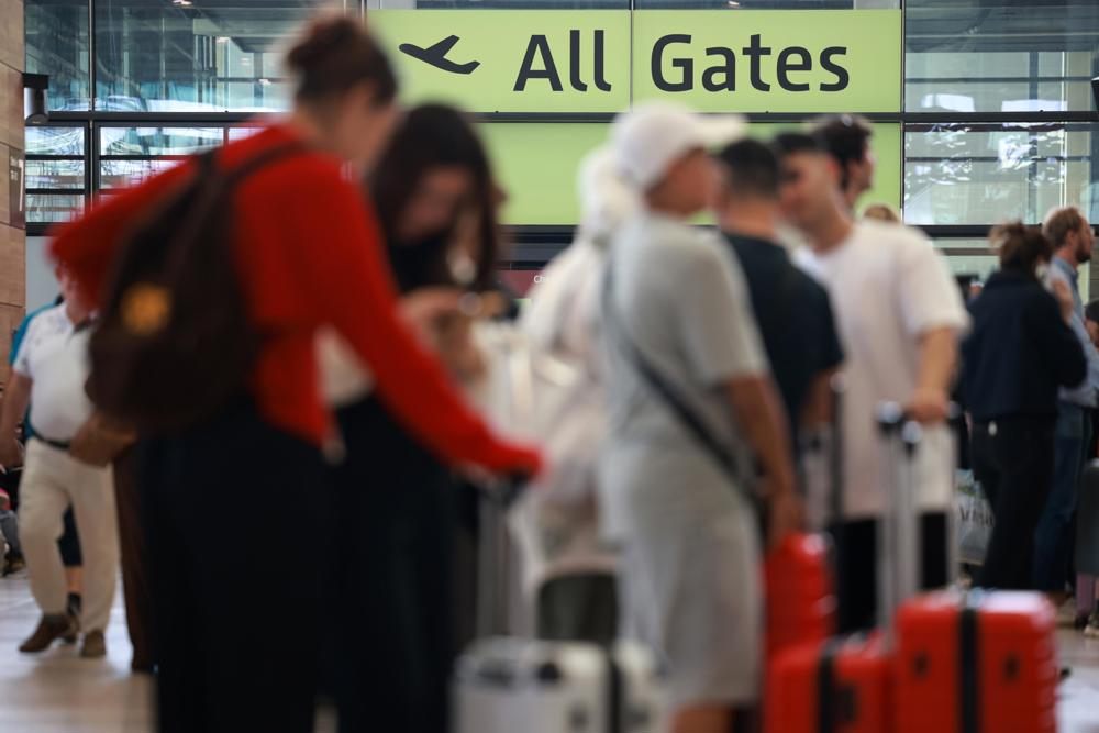 europa-retoma-limitacao-de-liquidos-em-aeroportos-apesar-de-novos-scanners