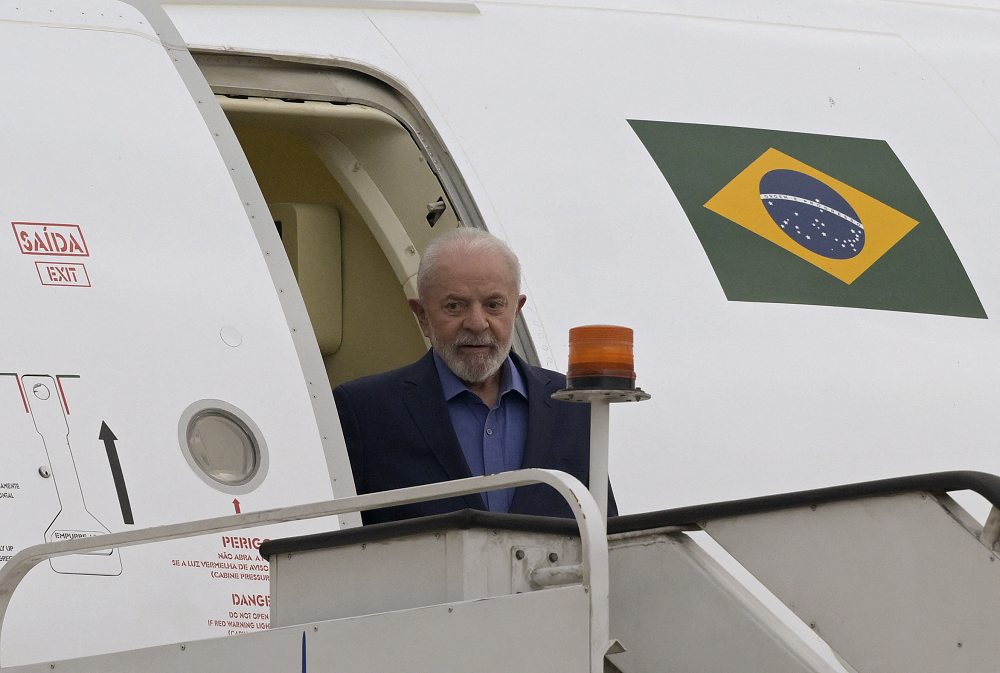 lula-chega-ao-brasil-apos-enfrentar-problema-tecnico-em-aeronave