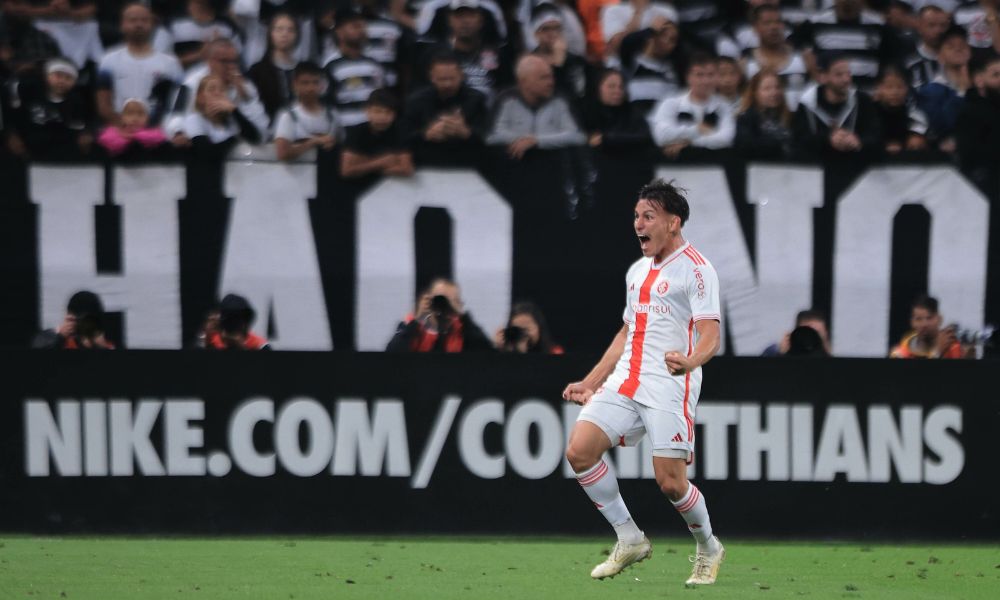 corinthians-joga-melhor-que-o-inter,-mas-leva-empate-nos-acrescimos-e-nao-sai-da-zona-de-rebaixamento