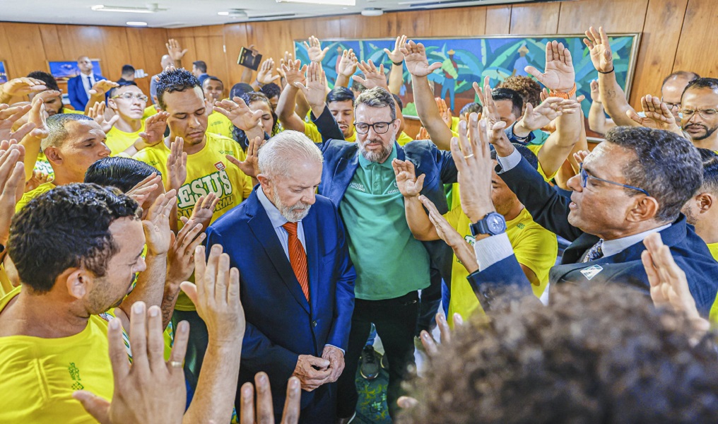 veja-quem-e-o-ex-bolsonarista-que-fez-oracao-para-lula-no-palacio-do-planalto