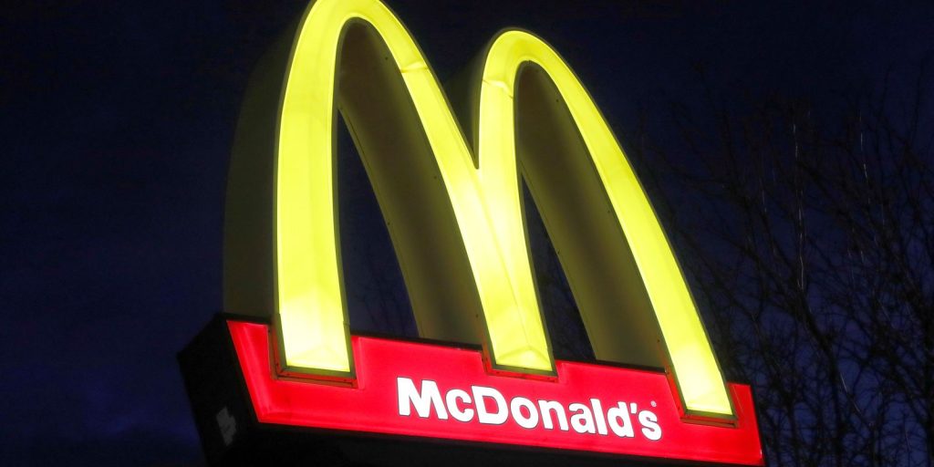 eua:-surto-de-e.-coli-pode-estar-relacionado-a-sanduiche-do-mcdonalds