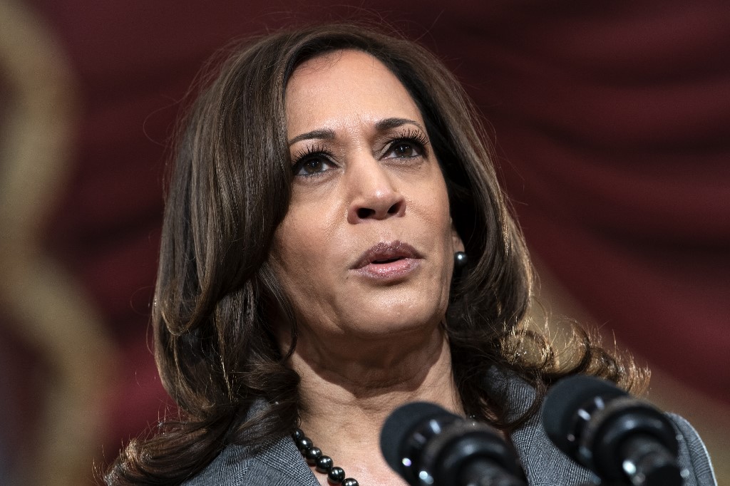 kamala-harris-critica-trump-e-o-chama-de-‘fascista’-em-evento