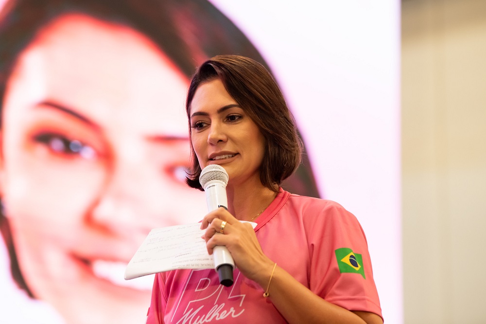 michelle-bolsonaro-faz-discurso-de-apoio-a-fred-rodrigues-e-defende-‘mulher-com-olhar-feminino’-no-poder-publico 