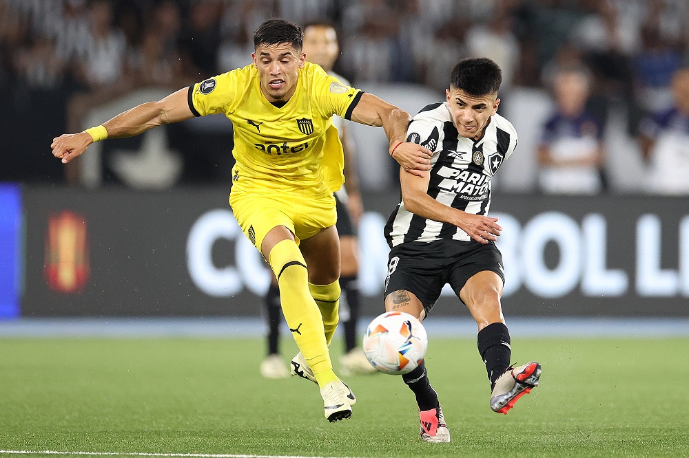 governo-uruguaio-tenta-vetar-botafoguenses-de-irem-a-estadio-em-jogo-contra-penarol-na-libertadores