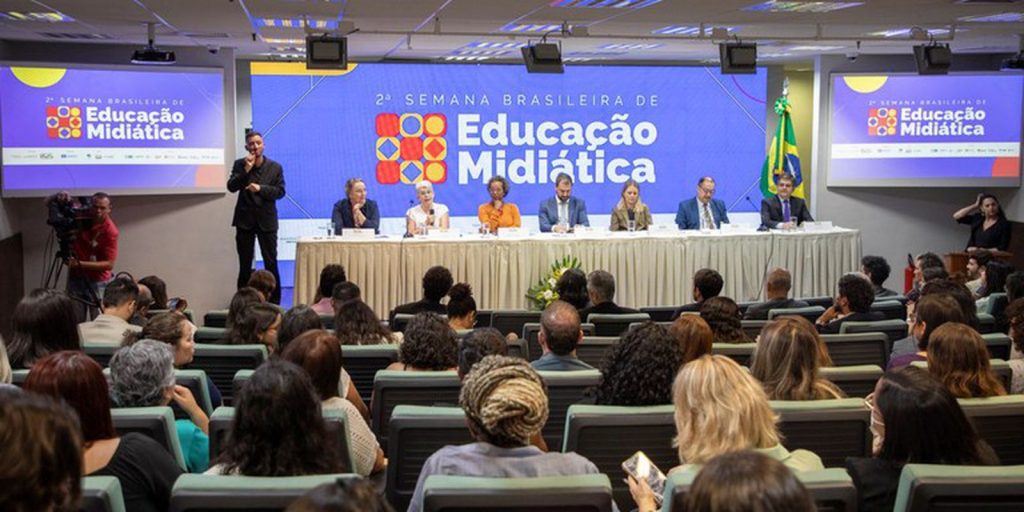 com-educacao-midiatica,-estudantes-sao-aliados-no-combate-a-fake-news