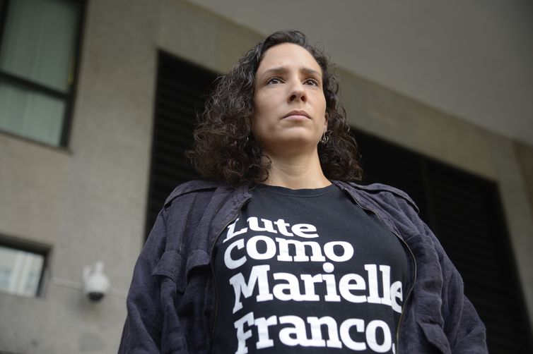 ‘existe-uma-politica-antes-e-depois-do-assassinato’,-diz-monica-benicio,-viuva-de-marielle-franco 