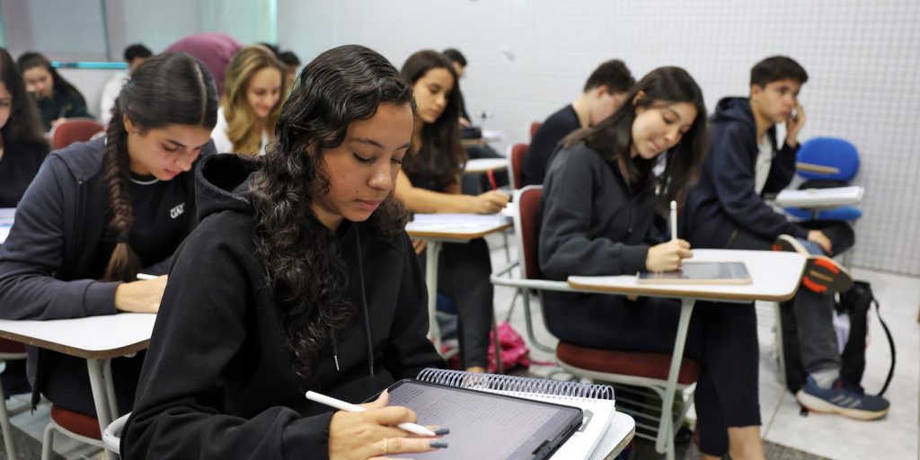 enem:-cursos-populares-sao-oportunidade-para-alunos-de-baixa-renda