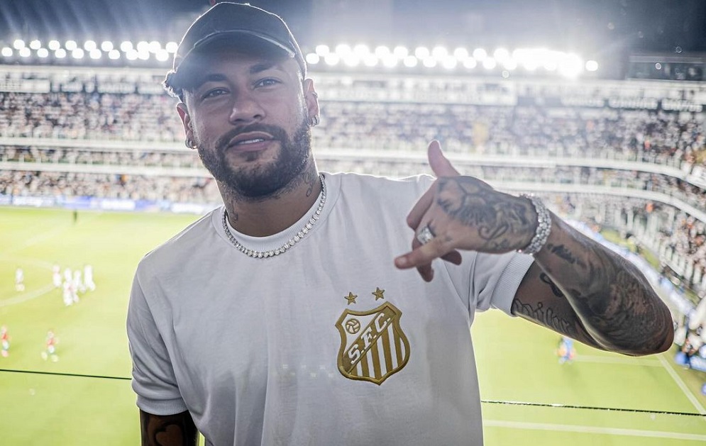 neymar-comemora-vitoria-do-santos-e-rouba-a-cena-em-coletiva-de-carille