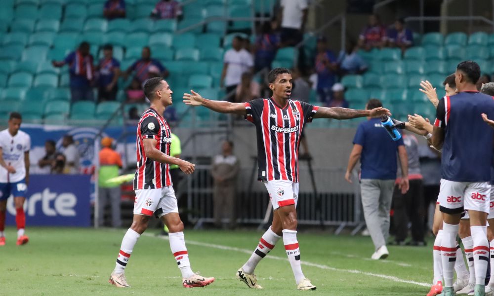 sao-paulo-aproveita-falhas-do-bahia-para-vencer-e-manter-tabu-contra-rogerio-ceni