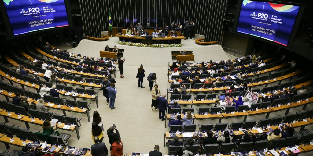 cupula-dos-parlamentos-do-g20-debate-combate-a-desigualdade-de-genero