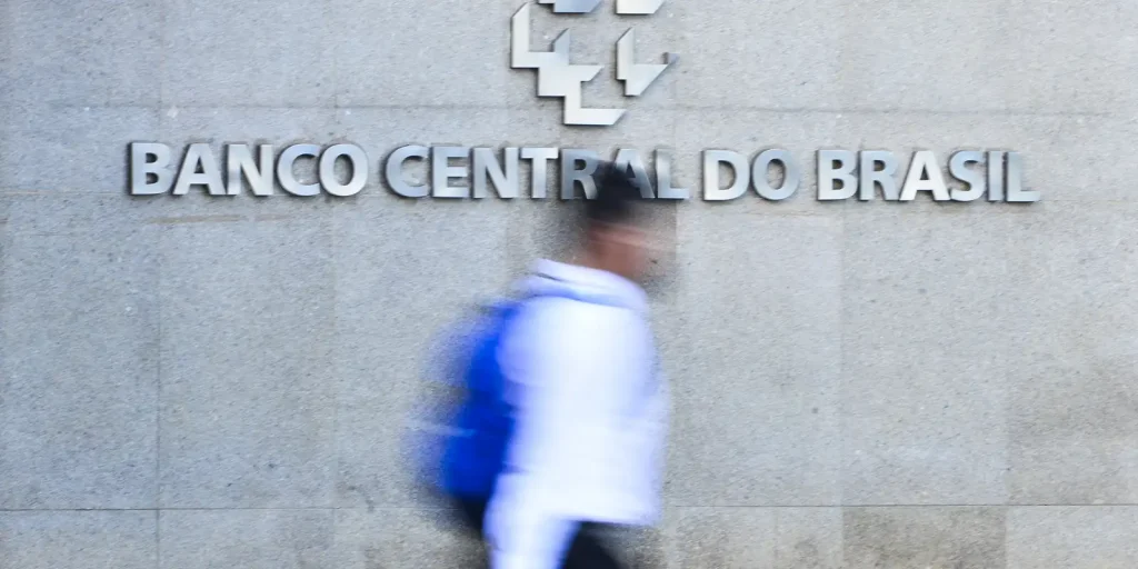 contas-publicas-tem-deficit-de-r$-7,3-bilhoes-em-setembro