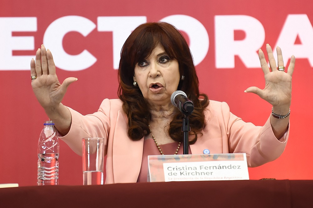 justica-argentina-confirma-condenacao-de-cristina-kirchner-a-seis-anos-de-prisao-por-corrupcao