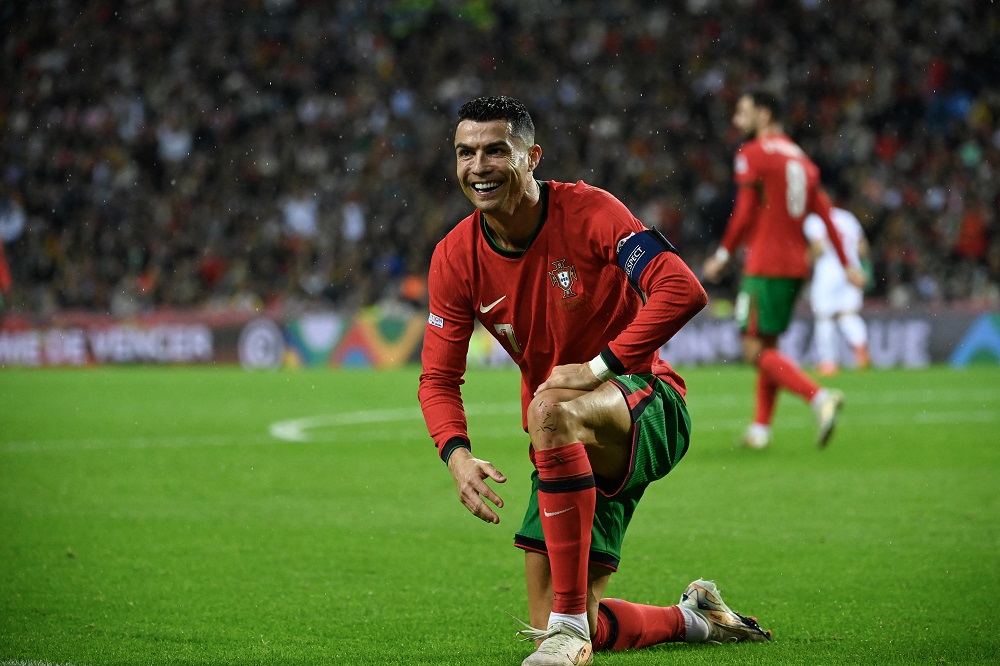 cristiano-ronaldo-chega-a-910-gols-na-carreira,-portugal-goleia-a-polonia-e-avanca-na-liga-das-nacoes