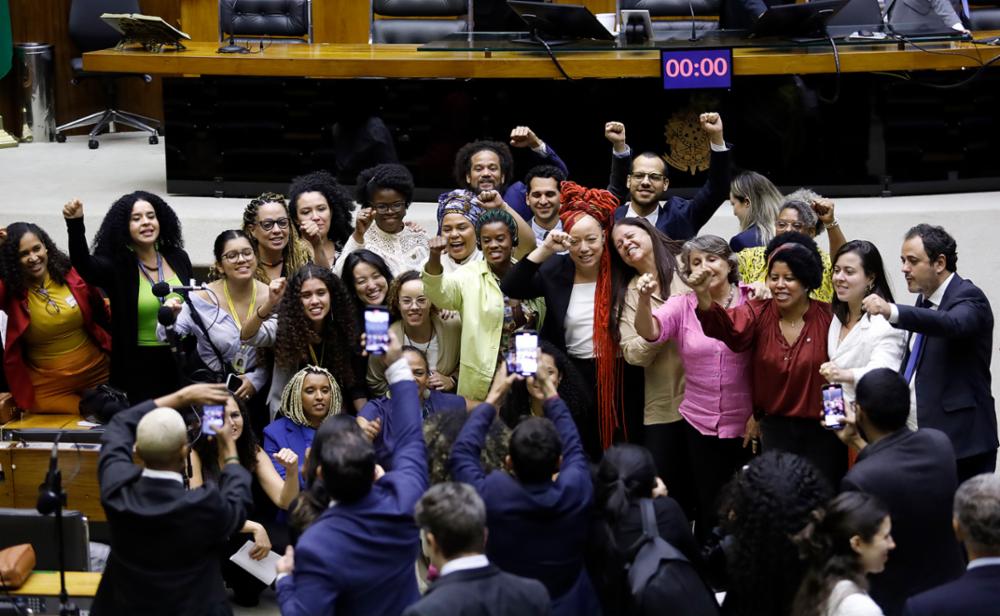 camara-dos-deputados-aprova-ampliacao-das-cotas-para-negros-em-concursos-publicos