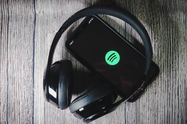 criminosos-usam-spotify-para-divulgar-links-para-apps-piratas-ou-maliciosos