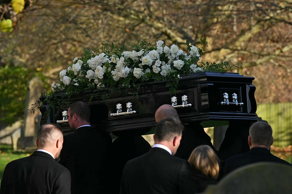 familia-de-liam-payne-e-membros-do-one-direction-comparecem-ao-funeral-do-cantor