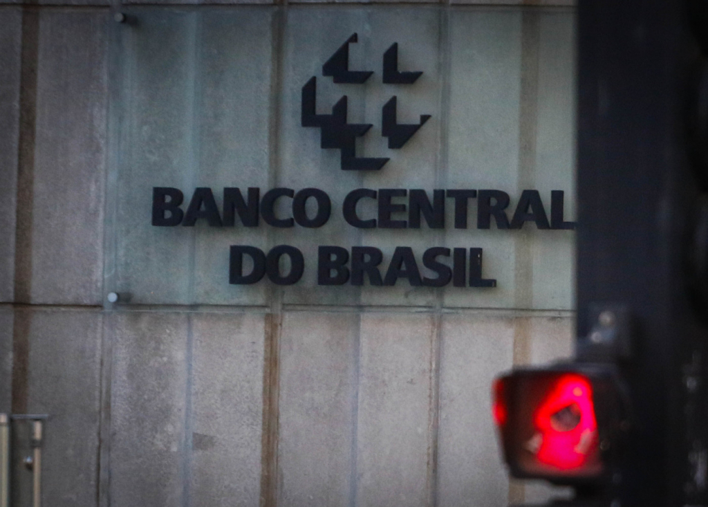 banco-central-anuncia-novas-regras-contabeis-para-instituicoes-financeiras-em-2025