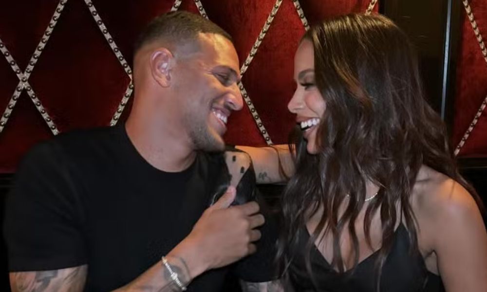 anitta-fala-sobre-namoro-com-jogador-vinicius-souza:-‘aprendendo-a-ter-um-relacionamento’