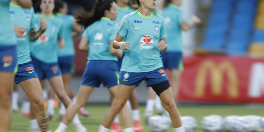 selecao-feminina-realiza-primeiro-treino-com-todas-as-convocadas