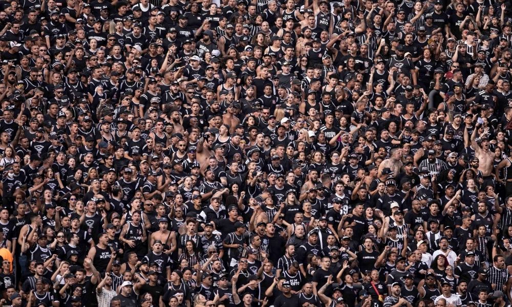 torcedores-do-corinthians-se-empolgam-com-volume-de-arrecadacao-na-‘vaquinha’-do-estadio;-veja-valores