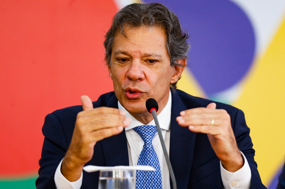 governo-brasileiro-retomara-discussoes-sobre-supersalarios,-diz-haddad