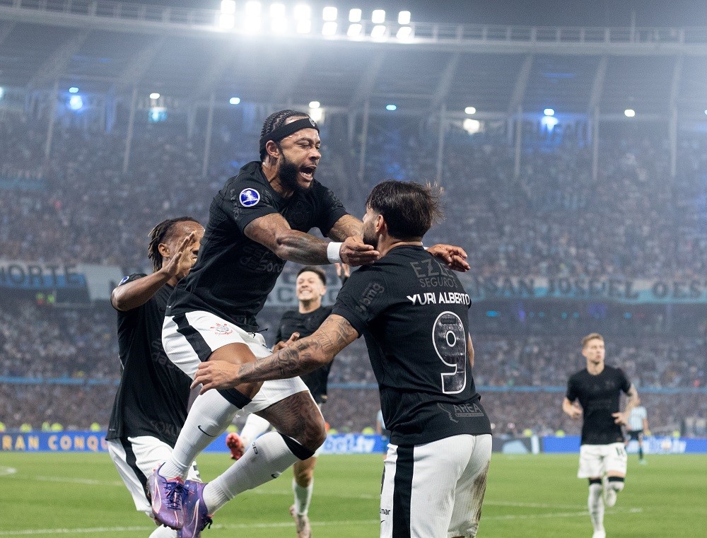 corinthians-conta-com-retornos-de-yuri-alberto-e-memphis-depay-para-jogo-decisivo-contra-o-criciuma