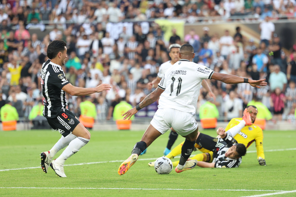 botafogo-encerra-30-anos-de-sofrimento,-vence-o-atletico-mg-e-e-campeao-da-libertadores-pela-1a-vez