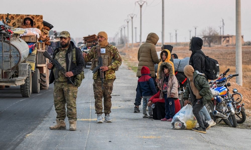 milicias-do-iraque-apoiadas-pelo-ira-chegam-a-siria-para-ajudar-no-combate-aos-rebeldes-em-aleppo