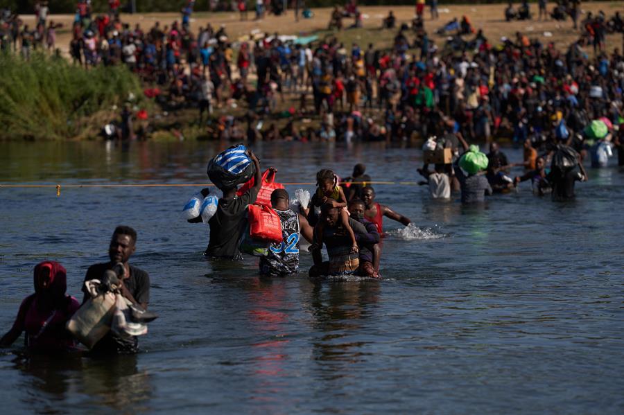 migrantes-tentam-chegar-aos-eua-antes-de-posse-de-trump