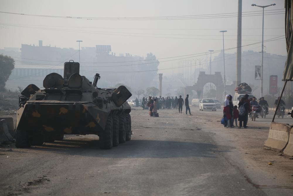 forcas-rebeldes-da-siria-tomam-cidade-berco-da-insurreicao-de-2011-e-avancam-rumo-a-damasco