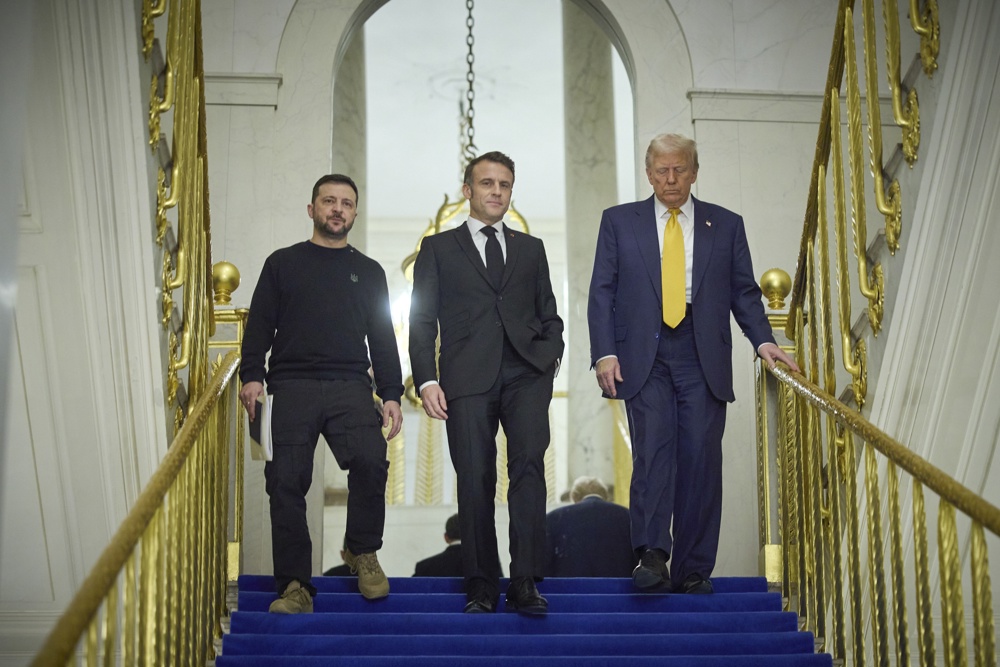 trump-se-reune-com-macron-e-zelensky-durante-a-reabertura-da-catedral-de-notre-dame