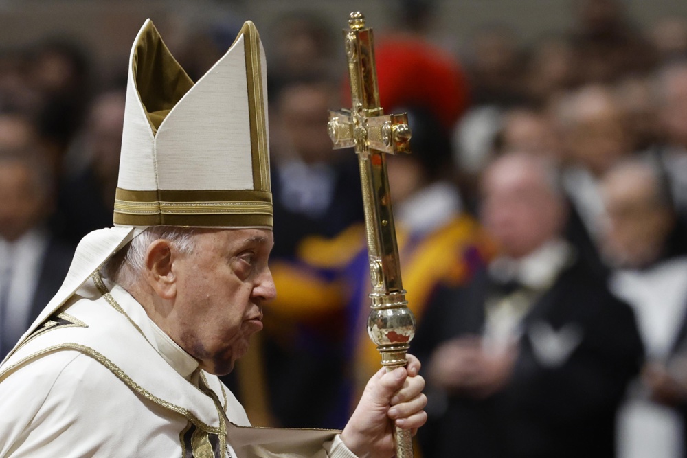 papa-francisco-celebra-reabertura-da-catedral-de-notre-dame-e-pede-que-entrada-continue-gratuita