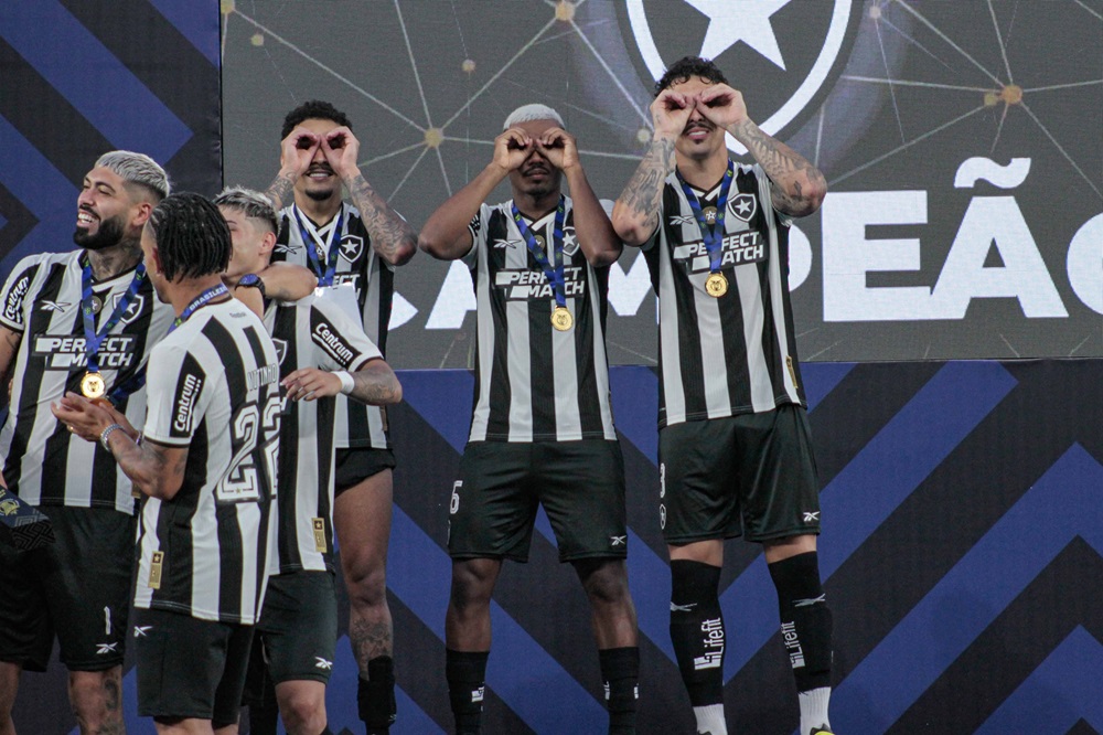 botafogo-chega-ao-seu-terceiro-titulo-do-campeonato-brasileiro;-confira-todos-os-campeoes