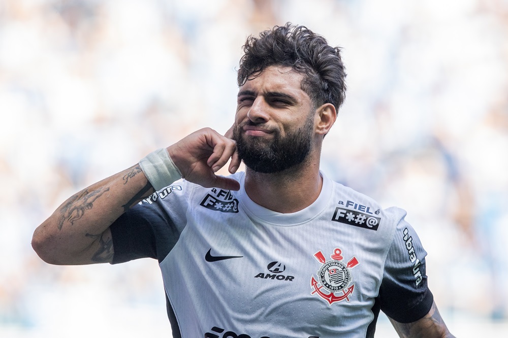 corinthians-encerra-temporada-com-vitoria,-recorde,-golaco-de-bicicleta-de-memphis-e-yuri-alberto-artilheiro-do-brasileirao